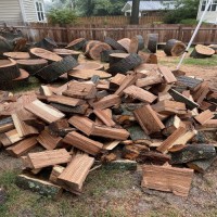 High Quality Bulk Oak Firewood Online Wholesale Dried Hardwood Logs for Stove Fireplace Outdoor BBQ Heating Use